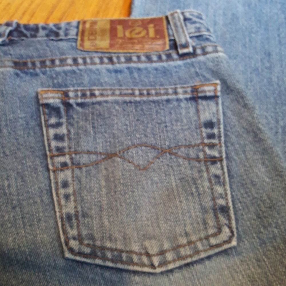 Vintage Lei flared low-rise jeans. - Picture 4 of 8